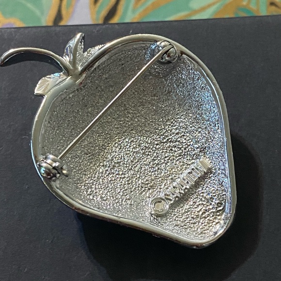 Vintage Sarah Cov Strawberry brooch - Picture 5 of 8